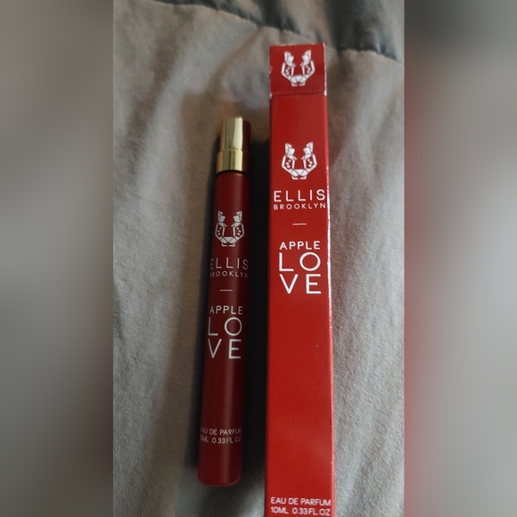 Apple Love Ellis Brooklyn - Picture 1 of 3